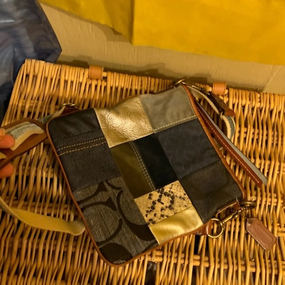 Coach - Picture 3 of 9